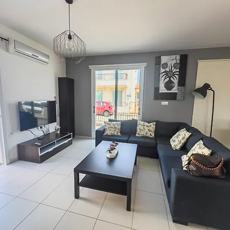 Melinda - & Pool Retreat Villa