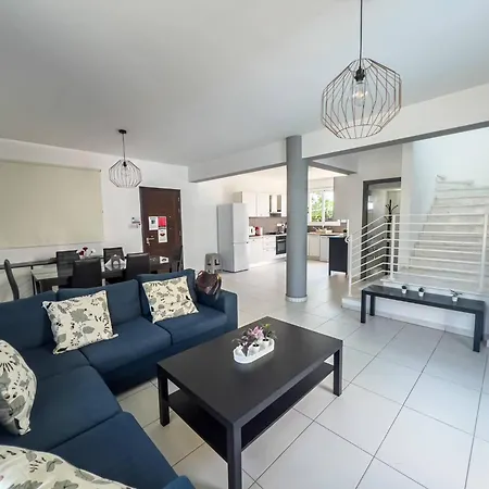 Melinda - & Pool Retreat