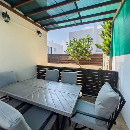 Villa Melinda - Beach&pool Retreat Protaras