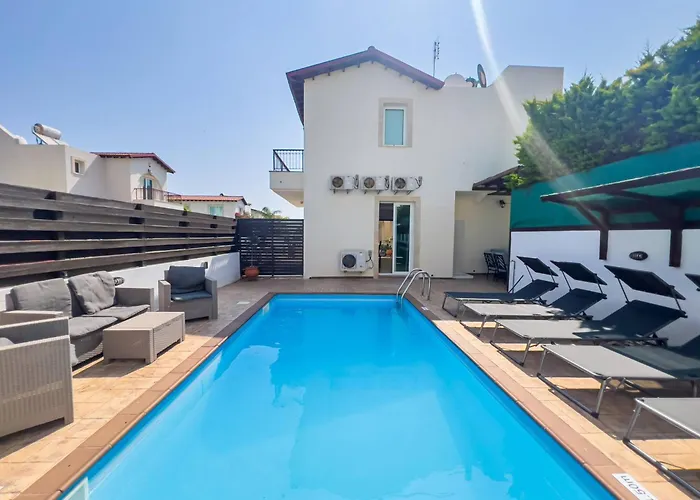 Villa Melinda - & Pool Retreat *